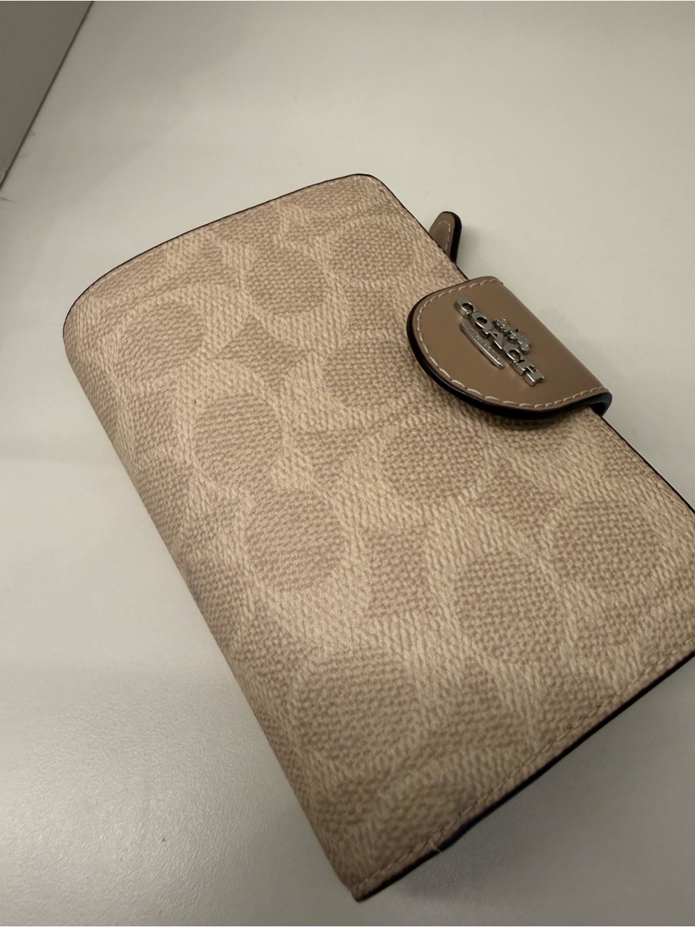 Coach light Brown logo Tri-fold Leather Card Wallet zip  with ID Window new